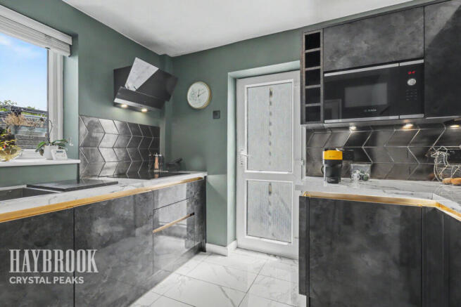 3 bed Semi-Detached for sale Image 6