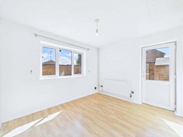 CAM01909G0-PR0378-STILL004