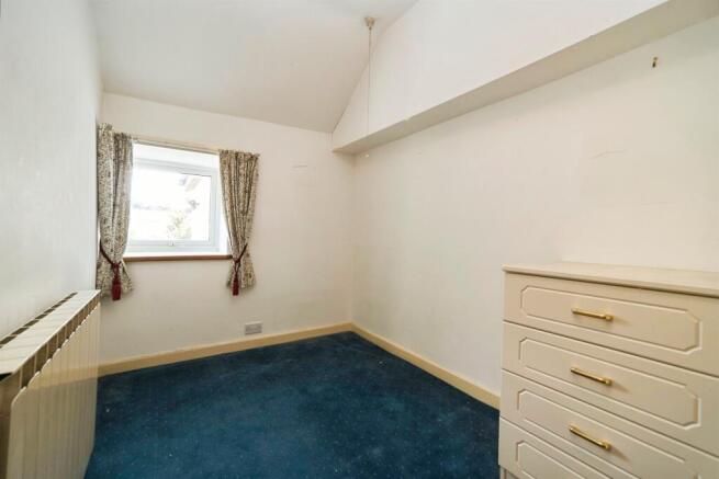 4 bed Detached for sale Image 12