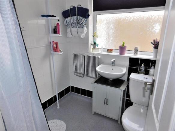 WET ROOM.JPG