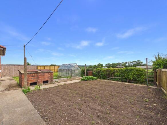 3 bed Semi-Detached for sale Image 4