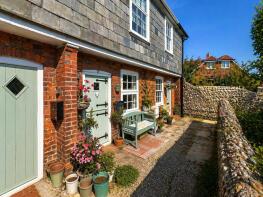 21, Mead Lane, Farnham GU9 7DY
