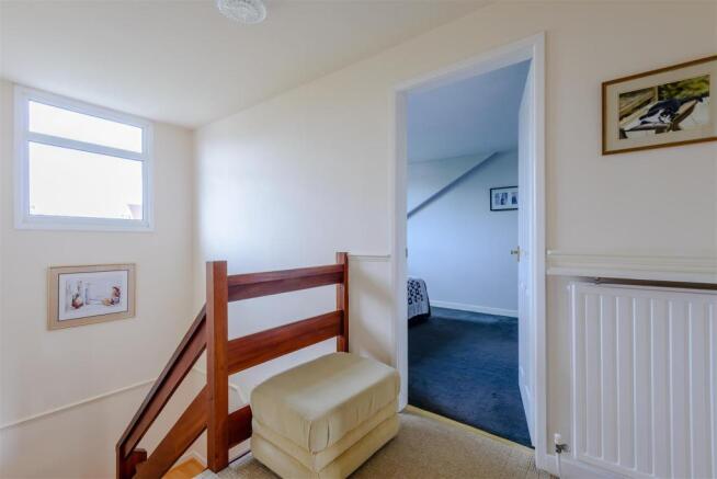 8429480-interior16.jpg
