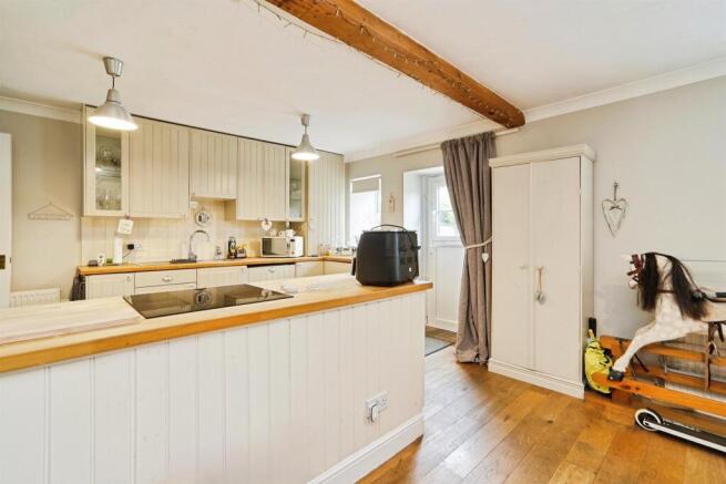 3 bed Barn Conversion for sale Image 7
