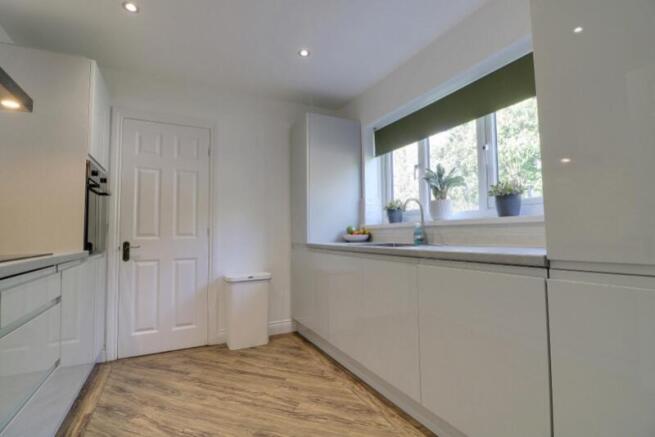 4 bed Detached for sale Image 8
