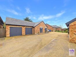 9, Courtsole Farm, Pond Hill, Cliffe, Rochester ME3 7QS