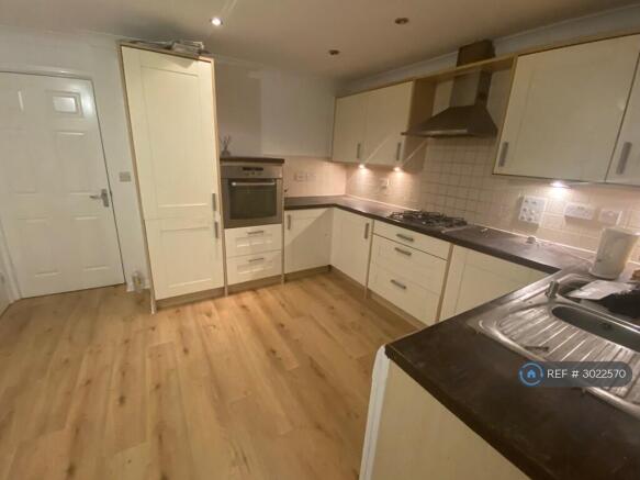 Kitchen Pic 1
