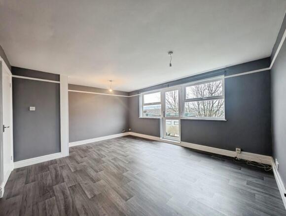 caa091fe-Living 2...