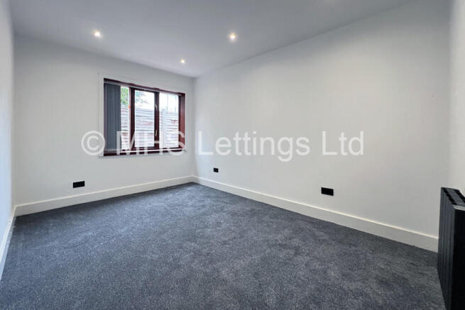 3 bed Detached to rent Image 12