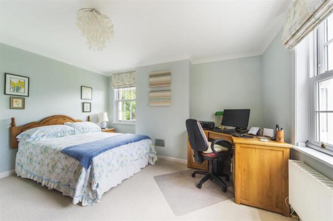 Bedroom / study