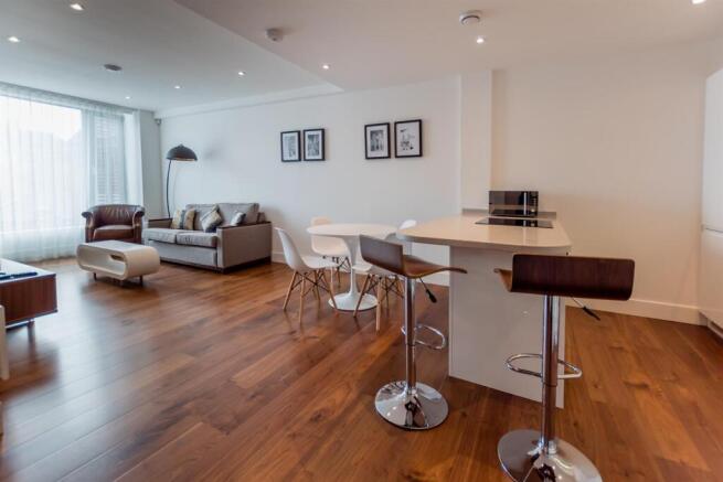 2 bed Apartment to rent Image 4