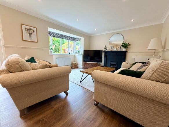 4 bed Detached for sale Image 4