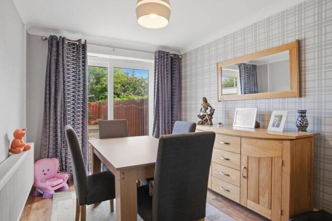 21 Firbank Grove, East Calder, EH53 0DY photo 4