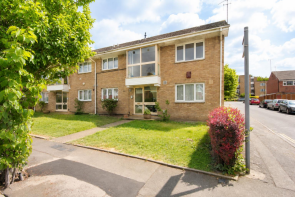 9, Glencairn Drive, London W5 1RT