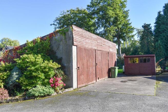 Garage/Workshop