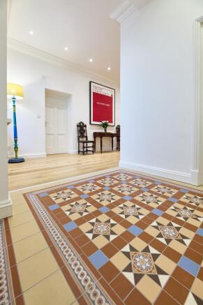6 bed Semi-Detached for sale Image 6