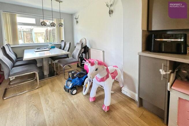 3 bed Semi-Detached for sale Image 7