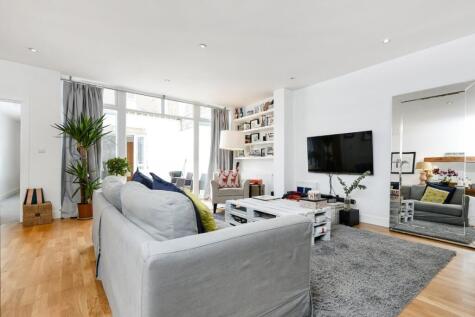 Lavender Hill, Battersea, London, SW11