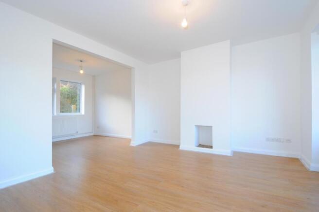 Lounge/Dining Area