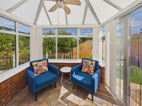 4 bed Detached for sale Image 11