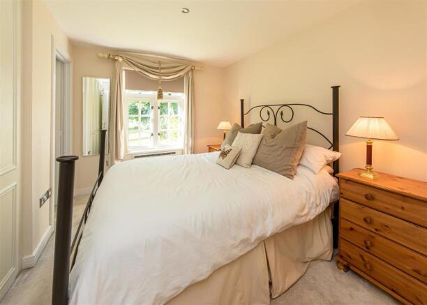 37 Sparrows Nest-bed1.jpg
