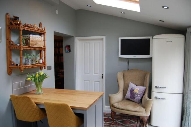 KITCHEN/BREAKFAST ROOM