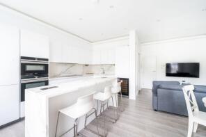 Flat 3, 14, Redcliffe Gardens, London SW10 9EX