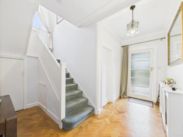 CAM02386G0-PR0141-STILL022