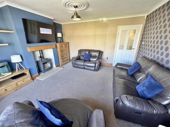 4 bed Semi-Detached for sale Image 6