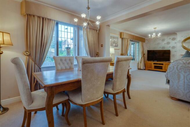 Lounge / Dining Room