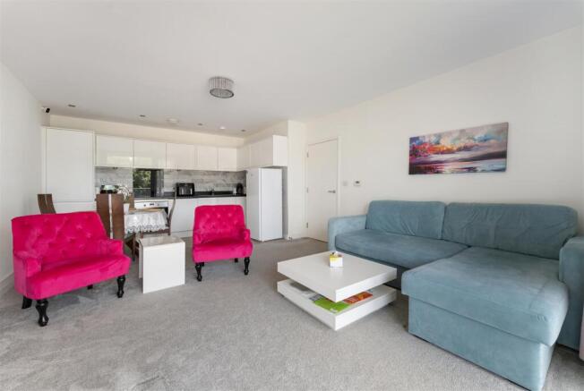 Hickman Avenue, E4