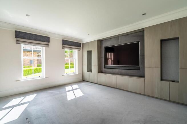 6 bed Detached to rent Image 9