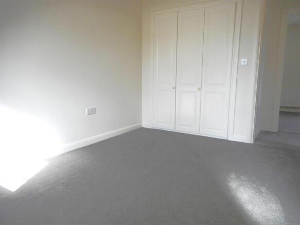 3 bed End of Terrace to rent Image 9