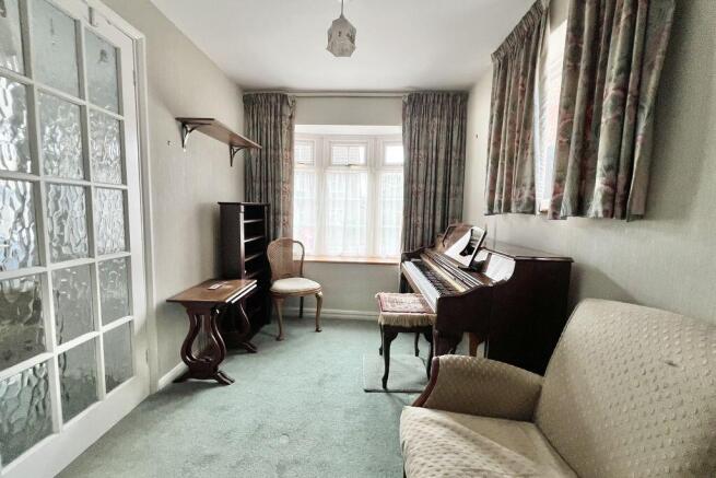 Lyfield, Oxshott photo 4