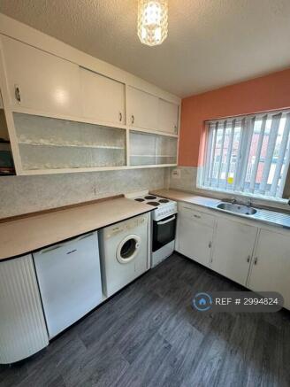 3 bed Semi-Detached to rent Image 11