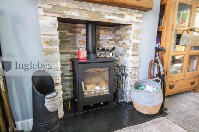 4 bed House for sale Image 8
