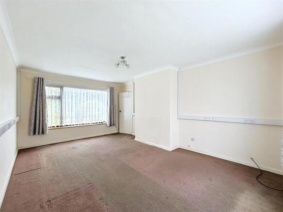 4 bed House for sale Image 5