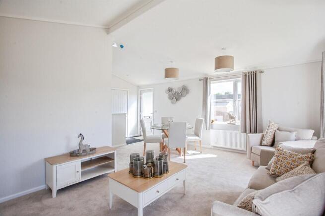 2 bed Park Home for sale Image 10