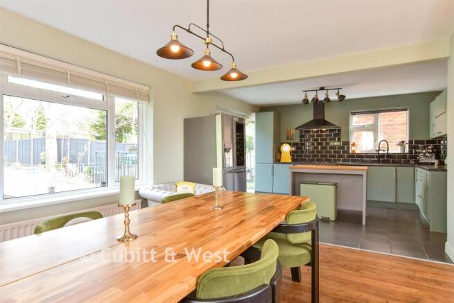 Lounge/ Kitchen/ Dining Area