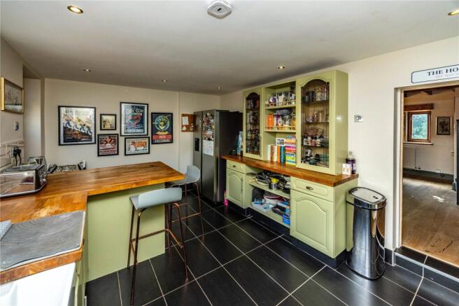 4 bed Terraced for sale Image 5