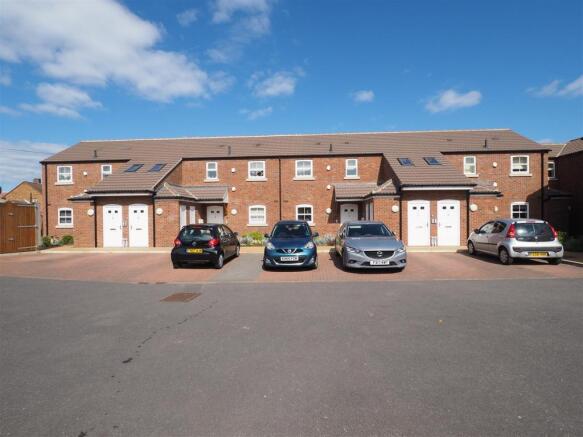 'Warwick Court' 486
