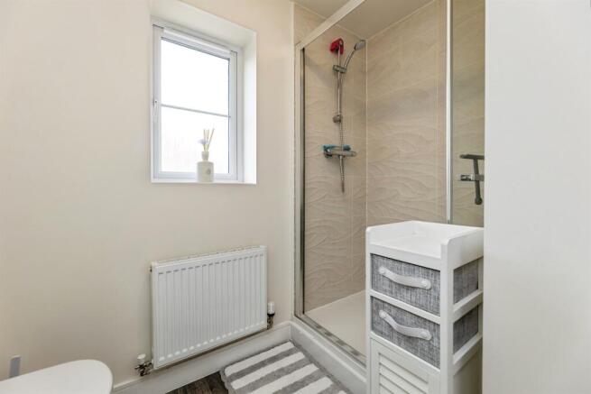 4 bed Detached for sale Image 6