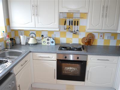 FITTED KITCHEN