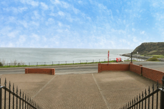 2 bed Apartment for sale Image 4