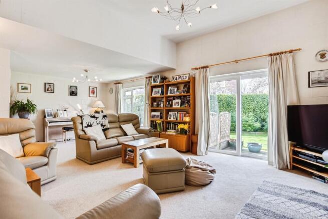4 bed Detached for sale Image 4