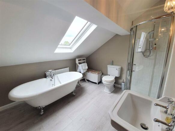 En Suite Bathroom