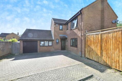 Aviemore Gardens, Northampton, Northamptonshire, NN4