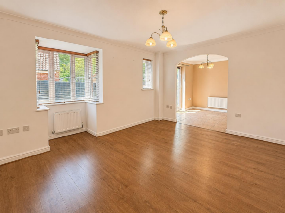 Lounge/ Dining Area