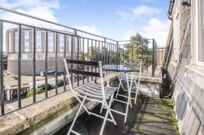 14, 30 Jacey House, Bath Road, Bournemouth BH1 2PP