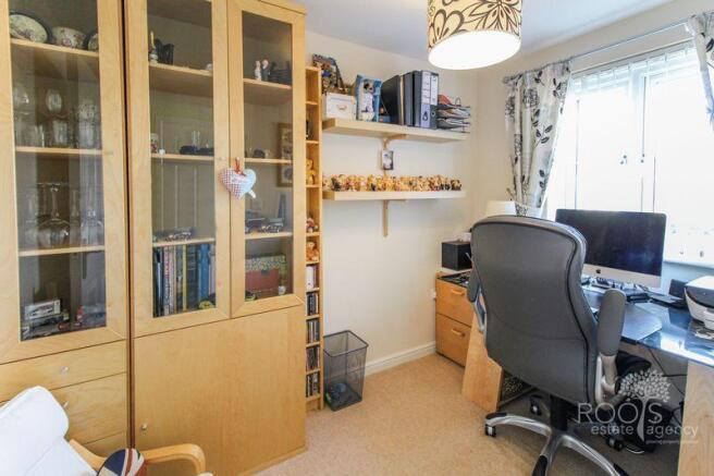 Bedroom/Study